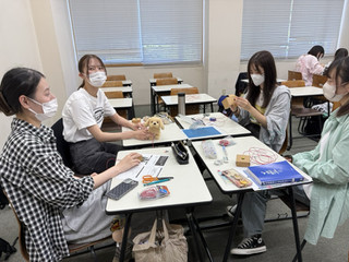 5fe09ab273e84f88a65e8e4f637822c9_1